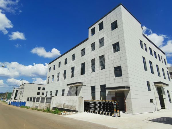 擠塑板有著很好的防水性和防潮性！