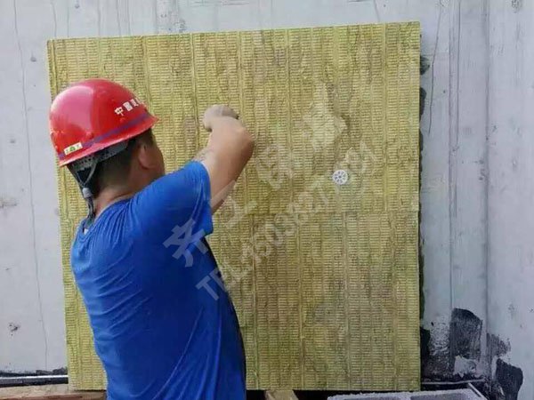 擠塑板是如何實現(xiàn)保溫效果的？